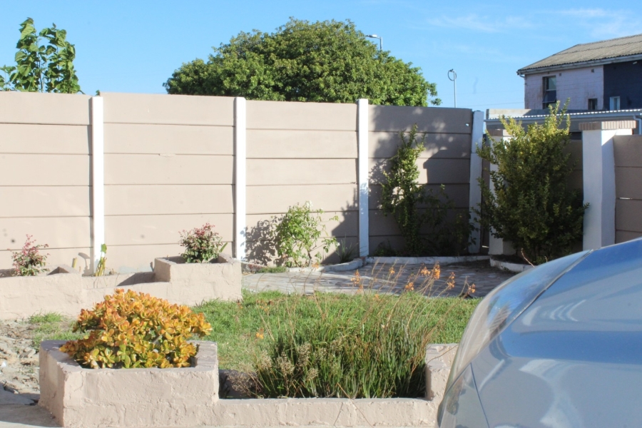 3 Bedroom Property for Sale in Protea Park Western Cape